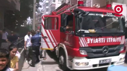 Yere düşürdüğü sigara evi yaktı: 71 yaşındaki adam yangında mahsur kaldı