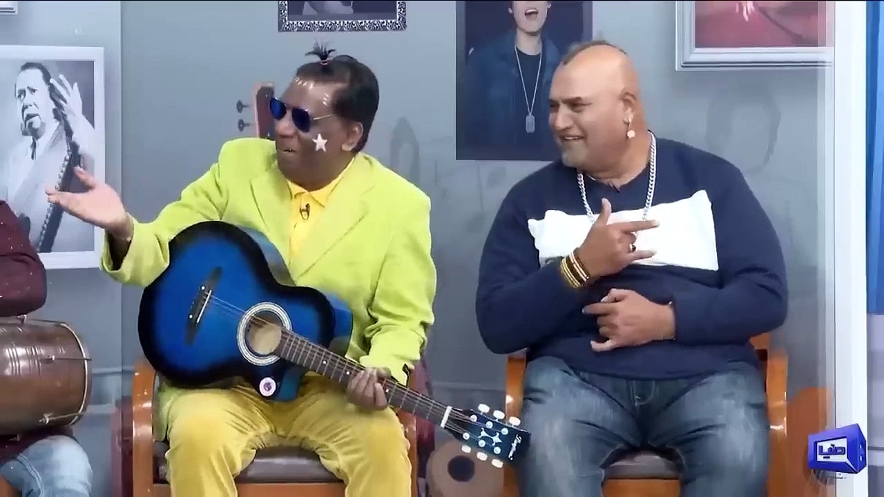 Baba Jee ki Qiston Wali Chadar _ Azizi-as-Musician _ Hasb e Haal _ حسب حال _ Dunya News