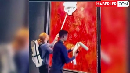 Hayvan hakları aktivistleri, Kral Charles'ın resmi portresini tahrip etti