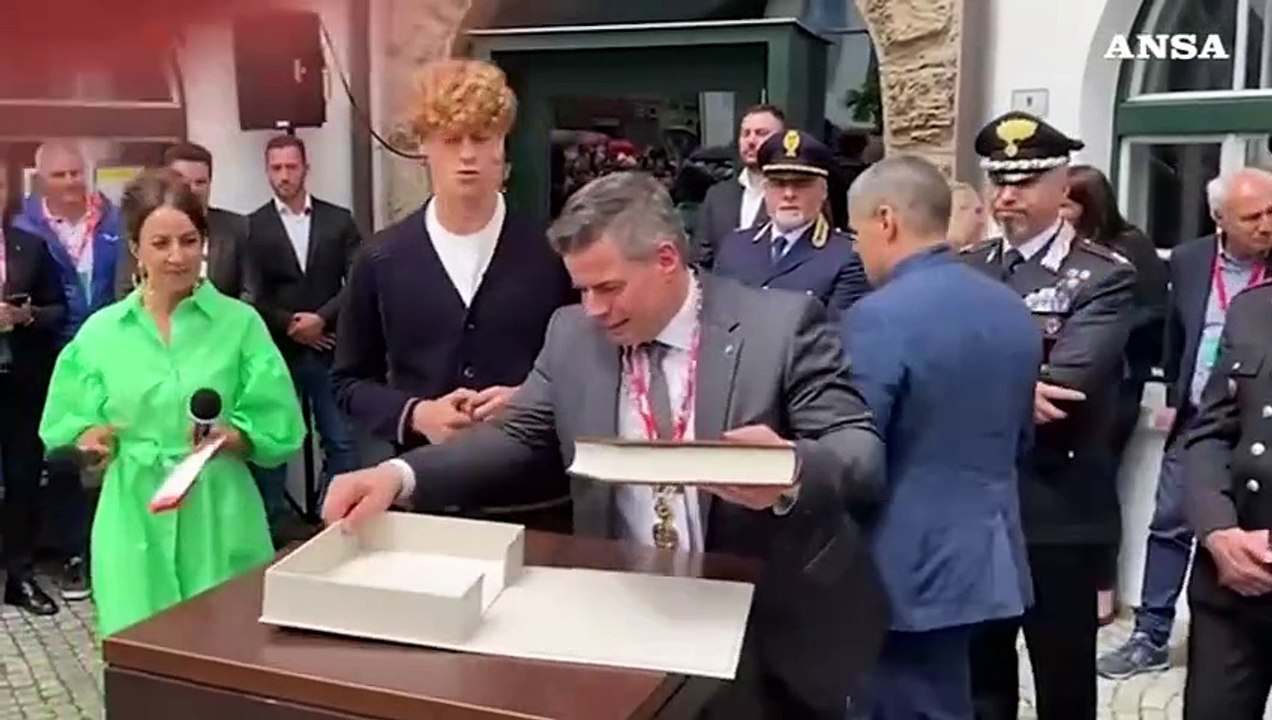 Sinner a Sesto, bagno di folla per la firma della cittadinanza onoraria