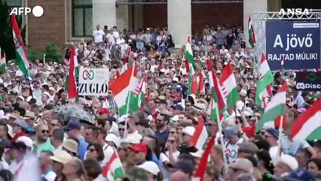 Ungheria, in migliaia alla manifestazione contro Orban a Budapest