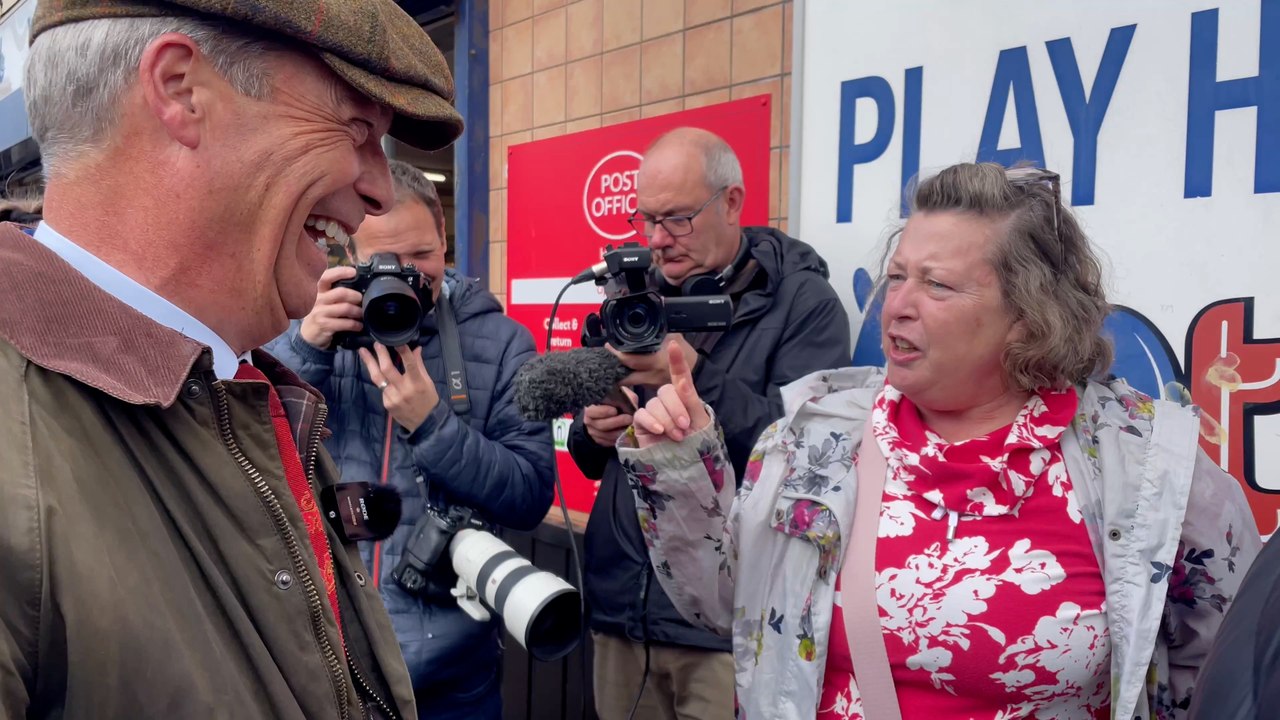 Nigel Farage pledges to ‘build more roads’ and use UK gas to bring down bills as Reform UK target Barnsley seats