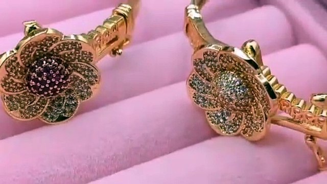 Flower Design Gold Plated Bracelet.