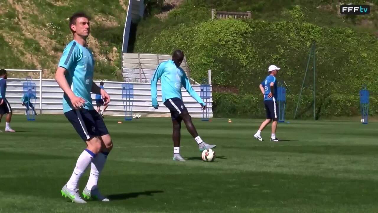 Le clip du huis-clos des Bleus avant France - Belgique