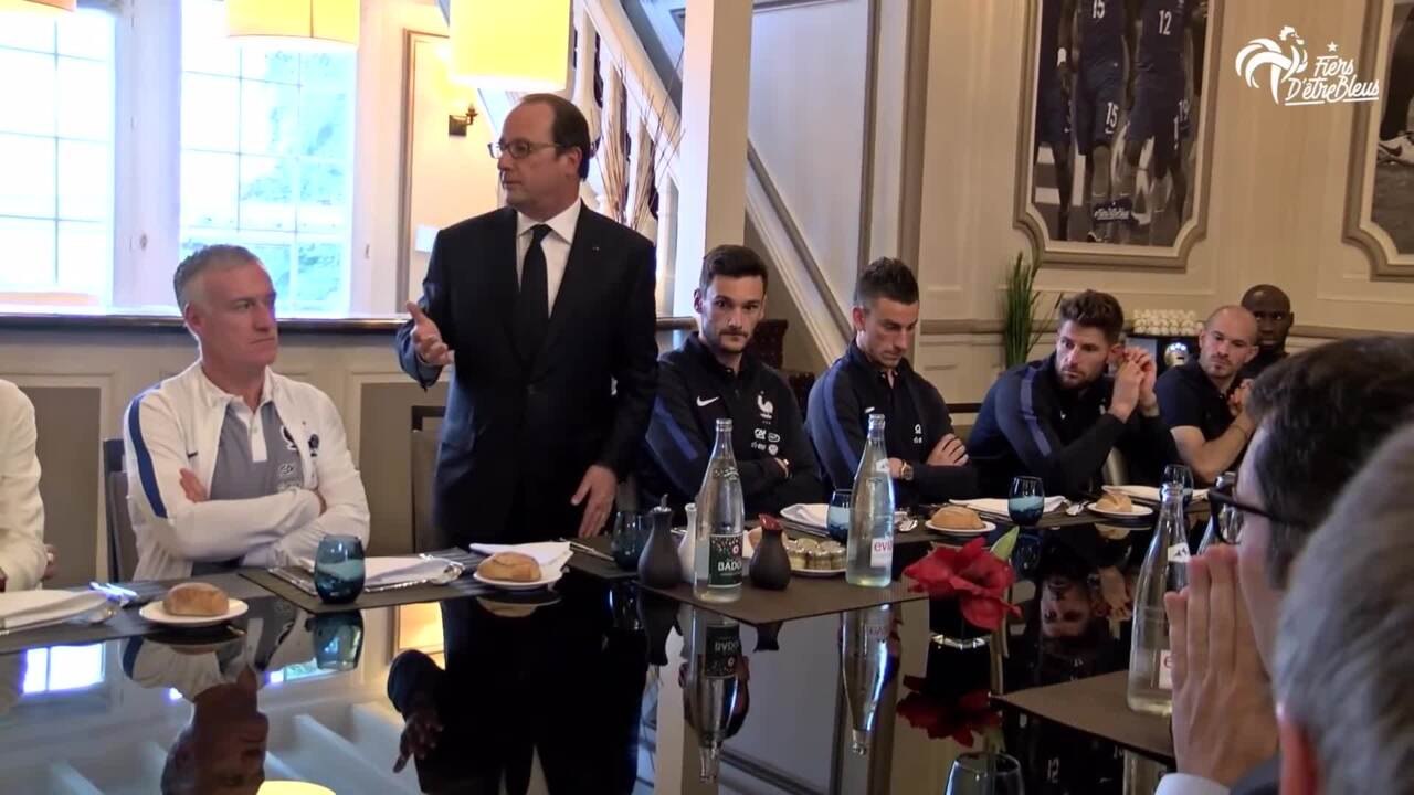 La visite du Président François Hollande aux Bleus