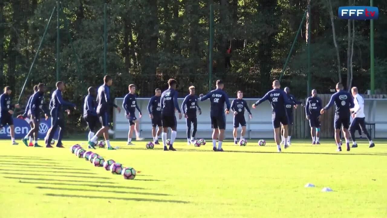 Images exclusives du huis-clos des Bleus