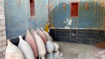 Hallado en Pompeya un "santuario" con paredes azules dedicado a las cuatro estaciones