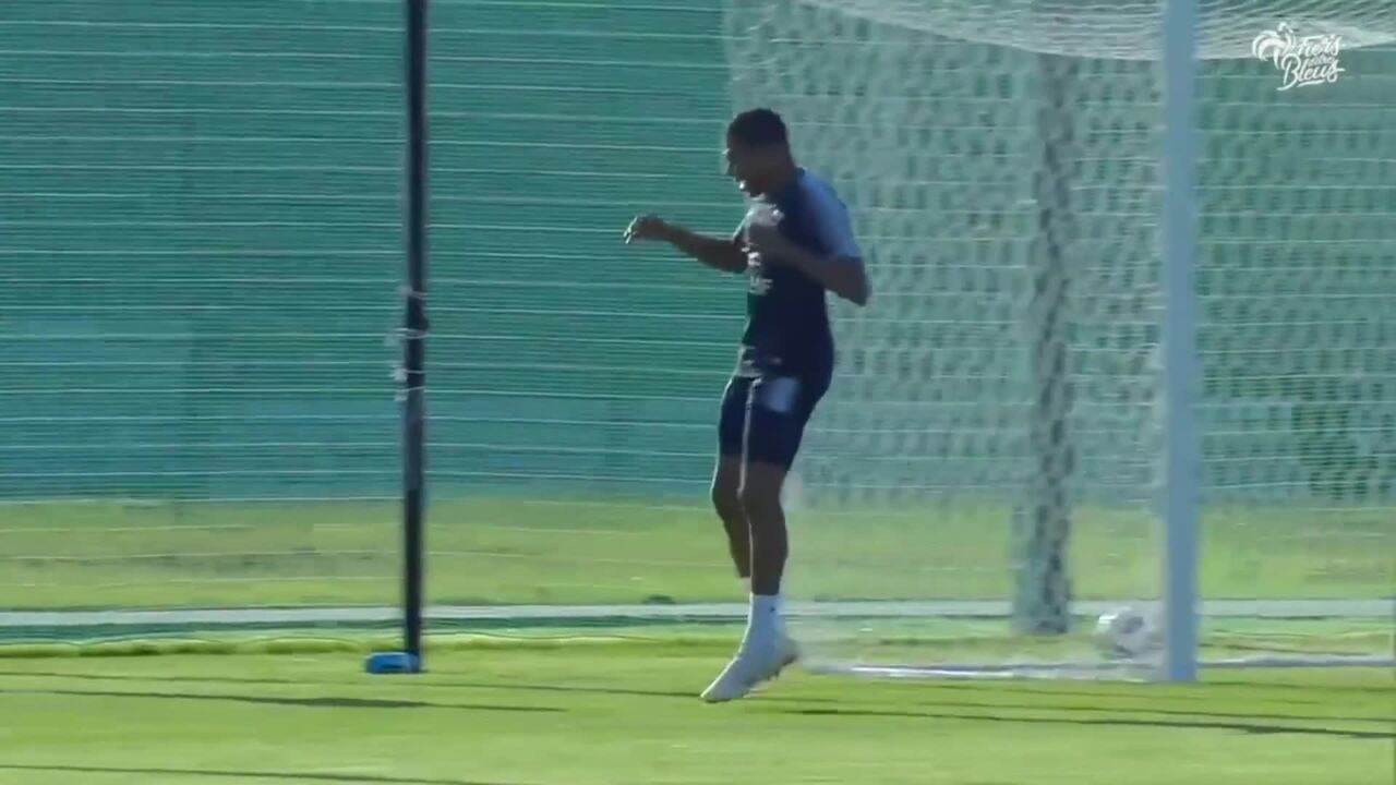Travail devant le but pour les Bleus