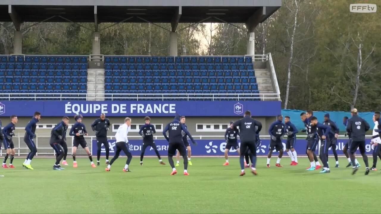 Les Bleus à l'échauffement, reportage