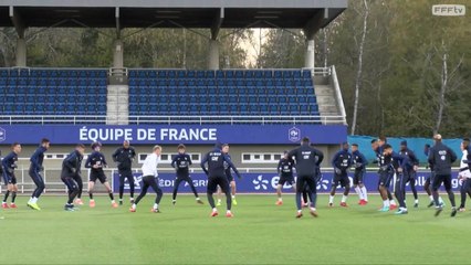Les Bleus à l'échauffement, reportage