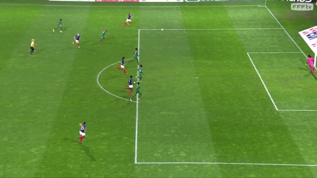 Le retourné acrobatique d'Eugénie Le Sommer lors de France Nigeria Féminines (8-0)