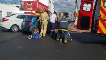 Adolescente fica ferido em acidente de trânsito no Centro
