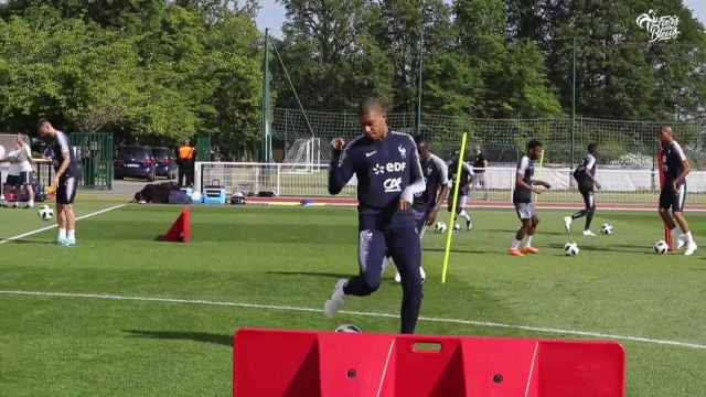 Les Bleus à l'échauffement