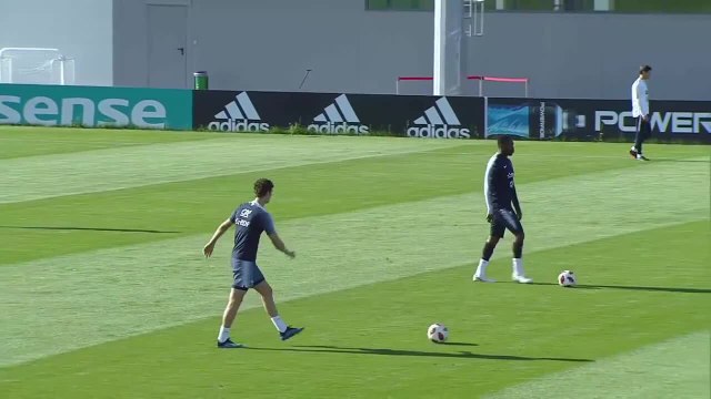 L'entraînement des Bleus en replay
