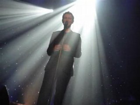 AaRON - Famous Blue Raincoat (Folies Bergères)