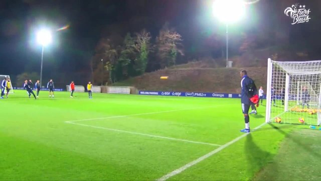 Exercices devant le but pour les Bleus, Equipe de France