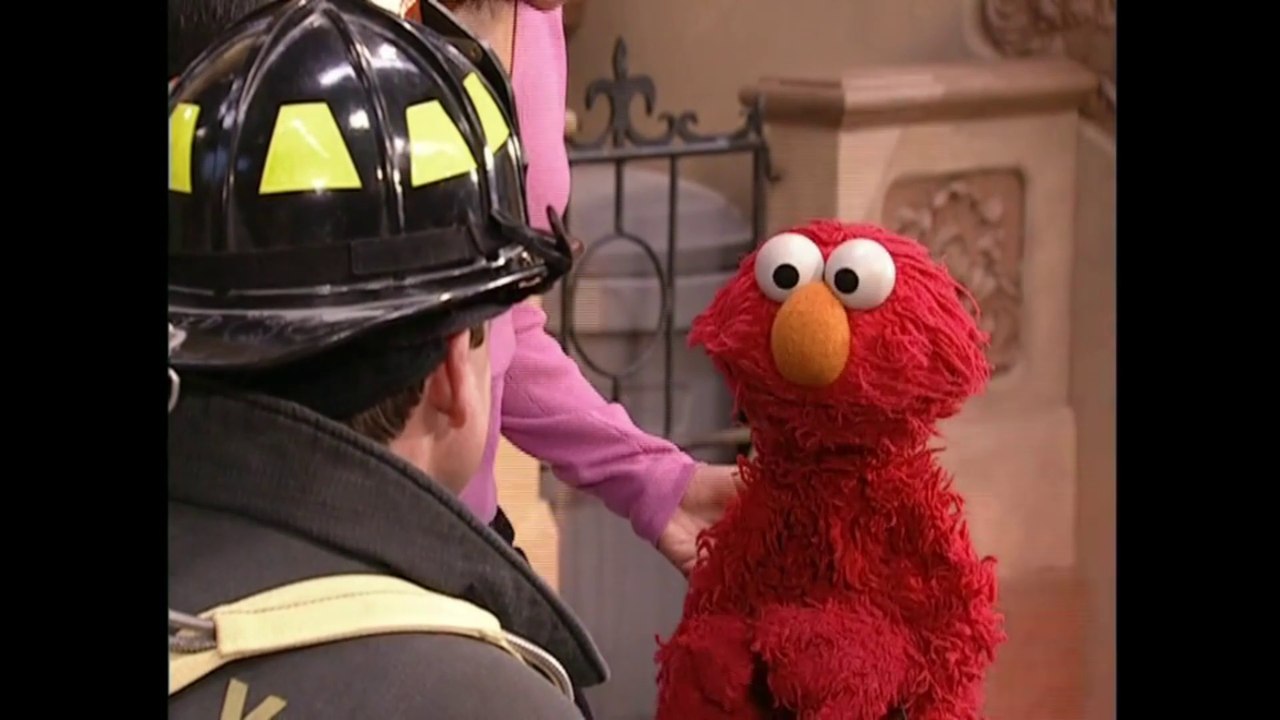 Elmo Visits The Firehouse. - video Dailymotion