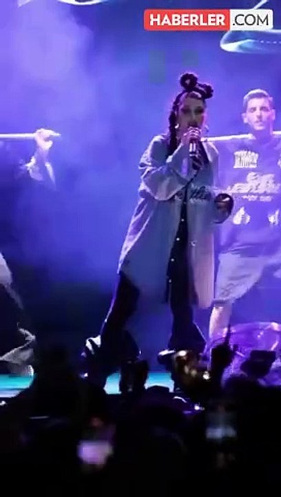 ODTÜ öğrencileri kendi bahar şenliklerini düzenledi, Hande Yener ücretsiz konser verdi