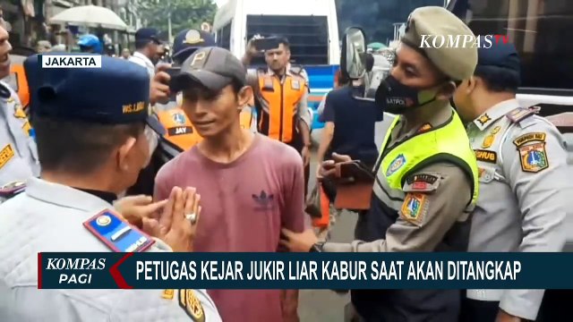 Kabur! Juru Parkir Liar di Tanah Abang Kejar-kejaran dengan Petugas