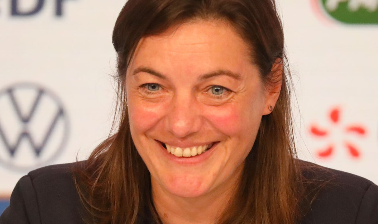 Les compléments de phrase avec Corinne Diacre