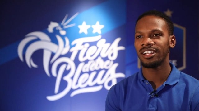 Dans les vestiaires de la Direction des Ressources Humaines avec Teddy