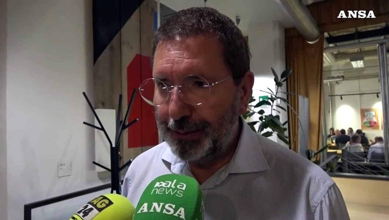 Marino: "Renzi? Ha un buon futuro da conferenziere, cambiato posizione troppe volte"