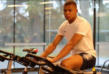 Exercices en salle avec les Bleu(e)s