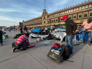 Download Video: CNTE levanta plantón después de reunirse con AMLO