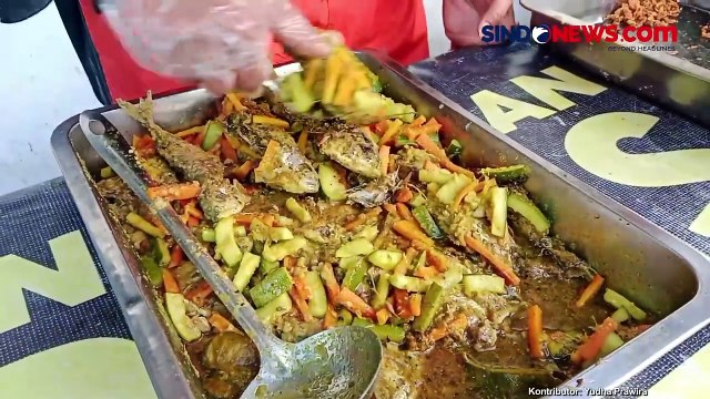 Masjid di Surabaya Viral karena Sediakan Makan dan Tempat Tidur Gratis