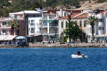 Ege’nin incisi Foça’ya yelken açın!