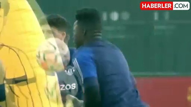 Fenerbahçeliler çıldıracak! Altay Bayındır, Beşiktaş ile anlaştı