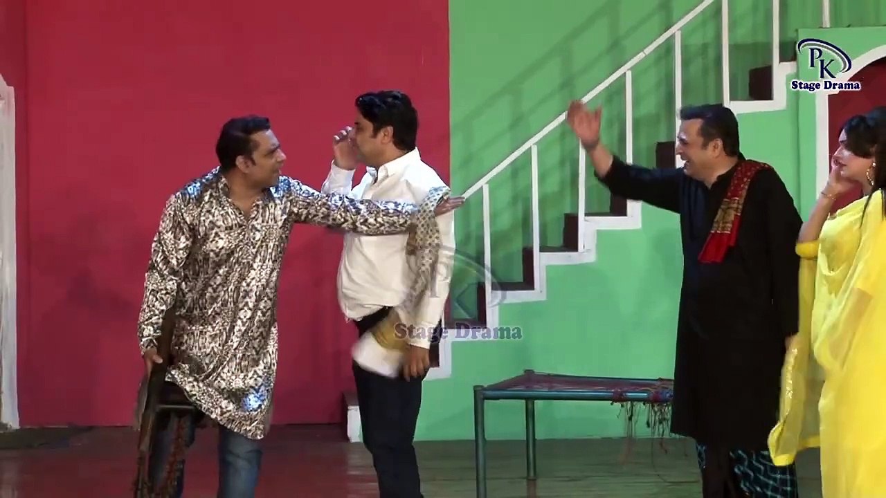 Guddu Kamal and Mehak Noor with Qaiser Piya _ New Pakistani Stage Drama Clip _ P