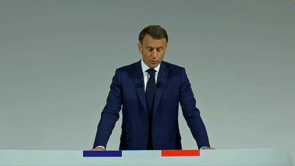 Emmanuel Macron dénonce les alliances  "contre-nature" aux "extrêmes" droite et gauche