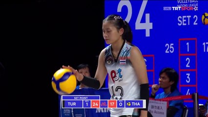 Filenin Sultanları'nın Tayland'da ilk set 25-17, ikinci set 25-17