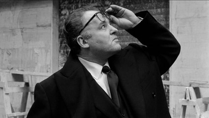 Main basse sur la ville