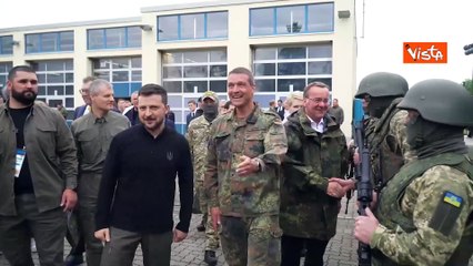 Zelensky visita base in Germania dove vengono addestrati militari ucraini