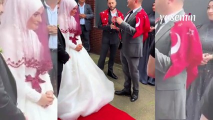 Baba evine veda eden geline, abilerinden anlamlı hediye!