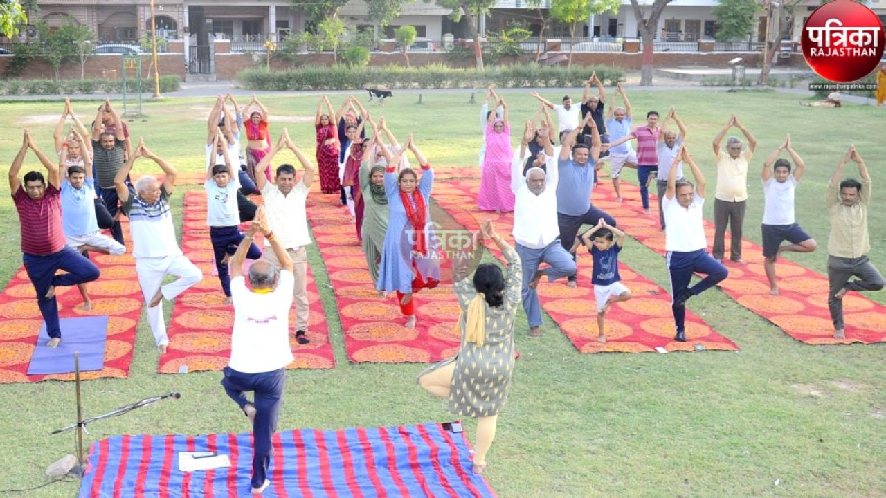International Yoga Day 2024 : सुहानी सुबह में किया योगाभ्यास, स्वस्थ रहने का दिया संदेश