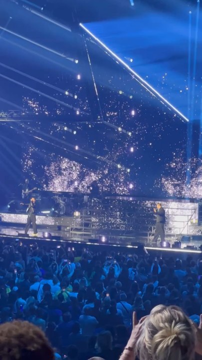Exclu Dailymotion : Julien et Pierre (Star Academy) chantent « Casser la Voix » à Bercy