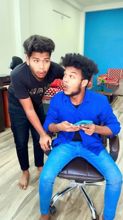 दोस्त का भरोसा नही हैं #funny #realfools #surajroxfunnyvibeo #vikramcomedyvideo #dosti