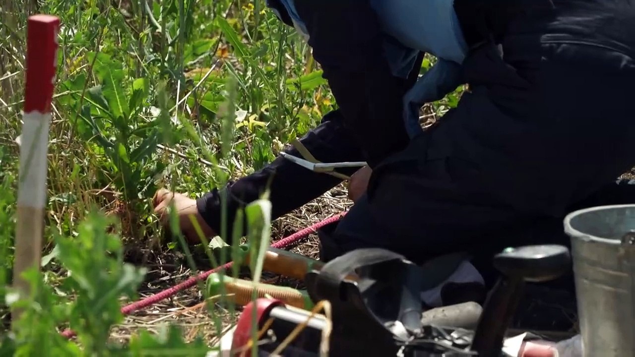 Ukraine: Minen entschärfen statt Mathe unterrichten