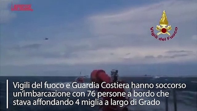 Gorizia, motonave con 76 passeggeri rischia di affondare: le operazioni di salvataggio