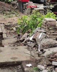 दादरमध्ये पालिकेनं नव्हे, तर चक्क चोरांनी फूटपाथ खोदला अन् केबल चोरली_