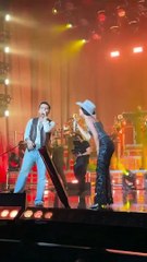 ¡Ángela Aguilar y Christian Nodal se dan su primer beso públicamente!