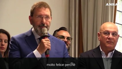 Marino: "Renzi festeggia, puo' continuare a fare il conferenziere"