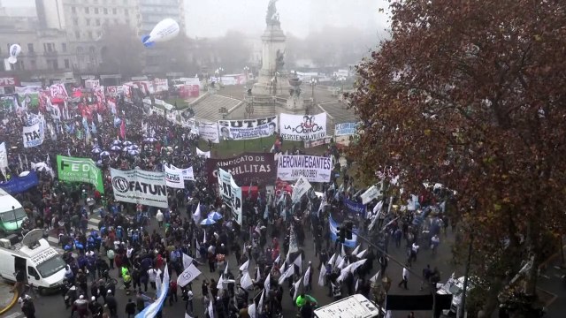 Protestas en Argentina mientras Senado discute reformas clave para el gobierno de Milei