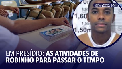 Robinho participa de curso de eletrônica e clube do livro