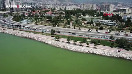 İzmir'de korkutan görüntü: Deniz iki farklı renge büründü