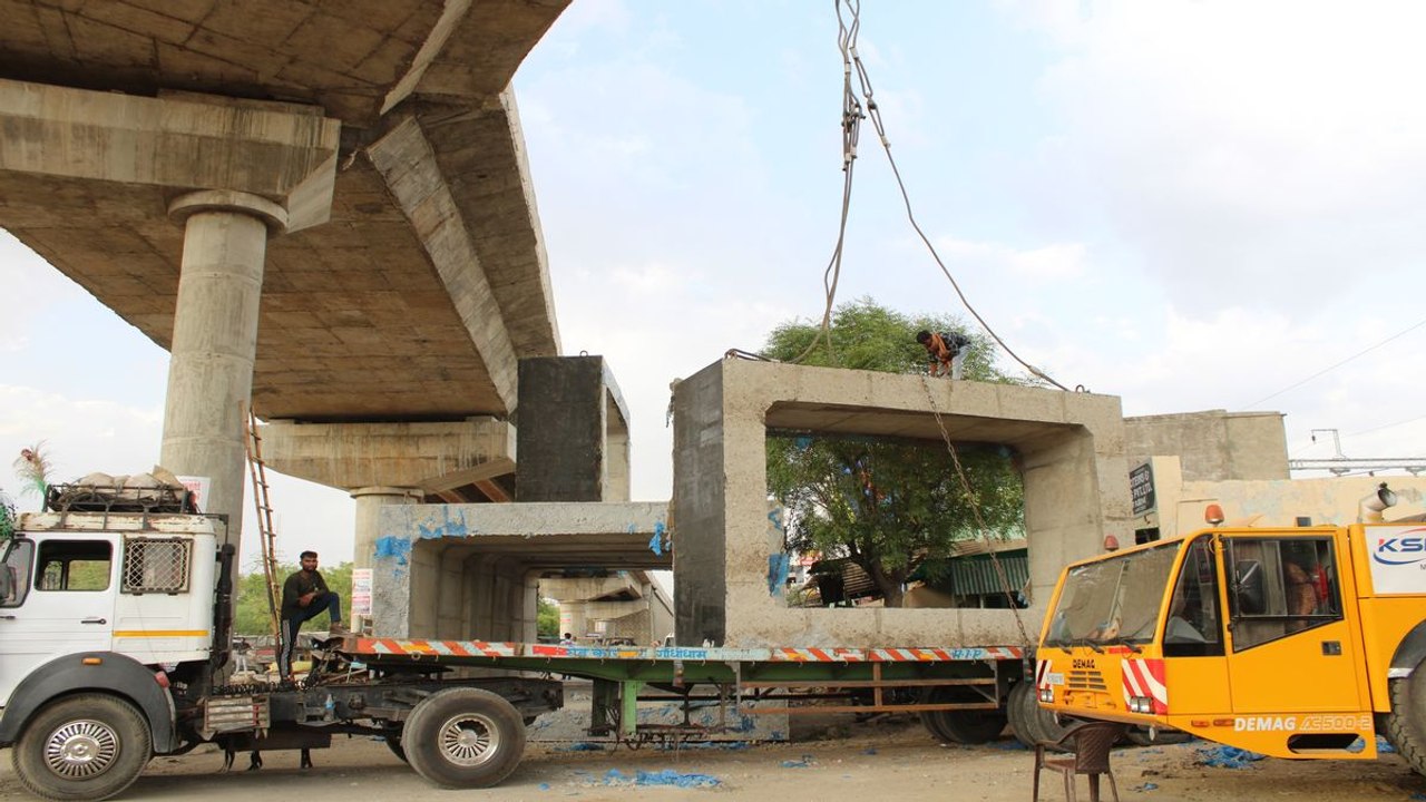 सुभाष नगर-डेयरी फाटक बंद, रखे जाएंगे अंडरपास ब्लॉक