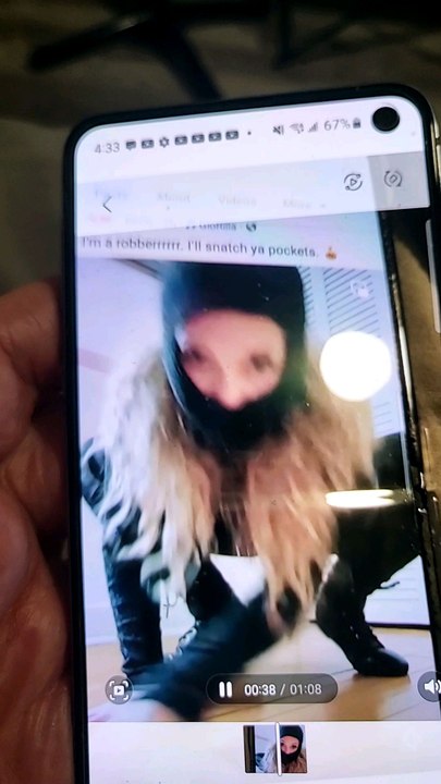 jessa as a robber